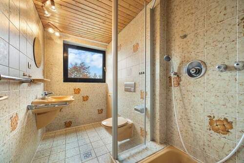 Bad mit Dusche Obergeschoss - 
