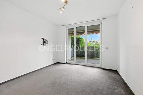 Schlafzimmer mit Balkonzugang - 