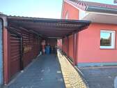 Großes Carport am Objekt - 