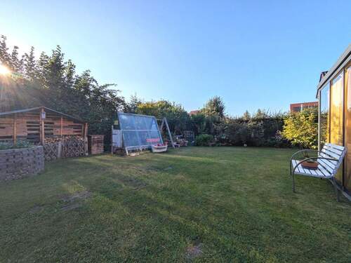 Weitläufige Rasenfläche - 