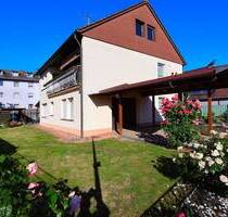 Einfamilienhaus mit Einliegerwohnung in bevorzugter Wohnlage in Breisach - Breisach am Rhein
