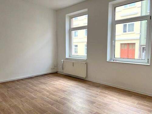 Whg. EG - Mehrfamilienhaus, Wohnhaus zum Kaufen in Güstrow