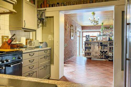 Küche mit Blick ins Esszimmer - 