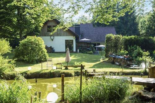 Außenansicht Sommer von Teich aus - 