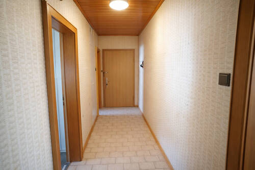 Flur - Etagenwohnung mit 59,50 m&sup2; in Neusäß zum Kaufen