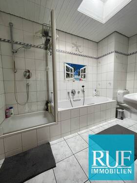 mit Dusche & Wanne - 