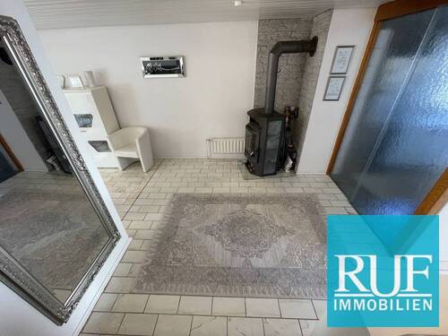 Flur im EG - Reihenmittelhaus mit 110,00 m&sup2; in Pforzheim zum Kaufen