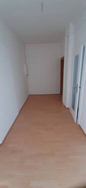 Flur - 2 Zimmer Etagenwohnung zur Miete in Wilkau-Haßlau
