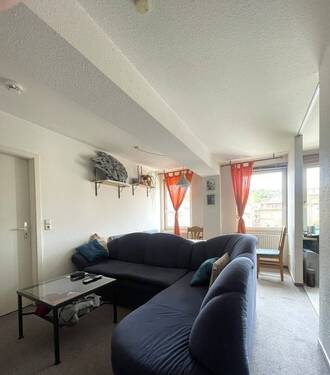 Wohnzimmer - 2 Zimmer Etagenwohnung zum Kaufen in Stuttgart