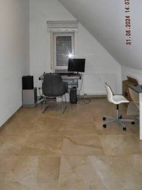 Zimmer 2. DG - 