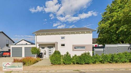 Frontansicht - 5 Zimmer Einfamilienhaus zum Kaufen in Mettlach / Weiten