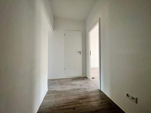 Wohnungsflur - Mehrfamilienhaus, Wohnhaus in Magdeburg zum Kaufen