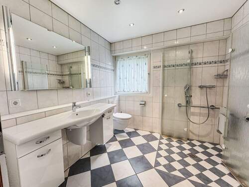 Modernisiertes Duschbad - 