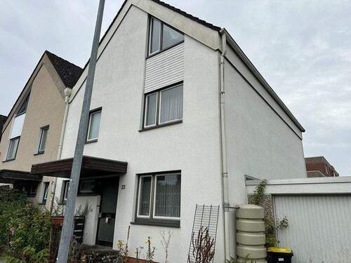 Vorderansicht - 6 Zimmer Einfamilienhaus zum Kaufen in Garbsen