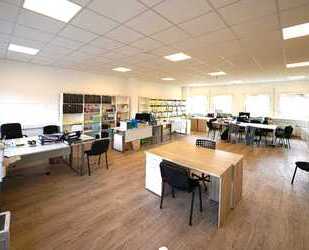 Büro- oder Praxisfläche mit zentraler Lounge in verkehrsgünstiger Lage - Ratingen Lintorf