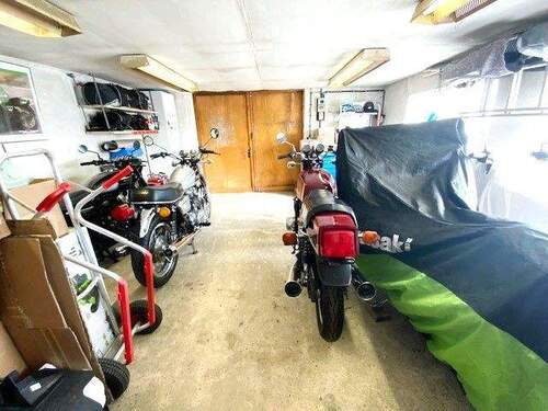 Garage - 