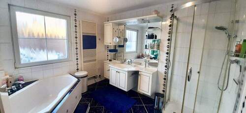 Dusch- und Wannenbad - 