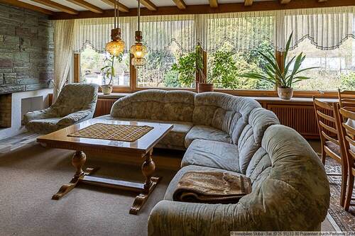 mit großer Fensterfront - 