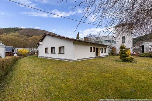 Wiese vor dem Haus - 