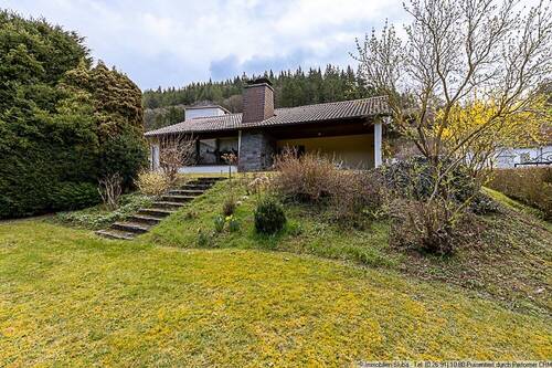 Garten hinter dem Haus - Einfamilienhaus mit 155,00 m&sup2; in Leimbach zum Kaufen