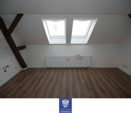 Wohnen - Individuelle Dachgeschosswohnung mit offener Küche!