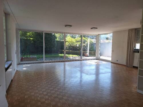 großzügige Flächnen - Bungalow mit 160,00 m² in Oberschleißheim zum Kaufen