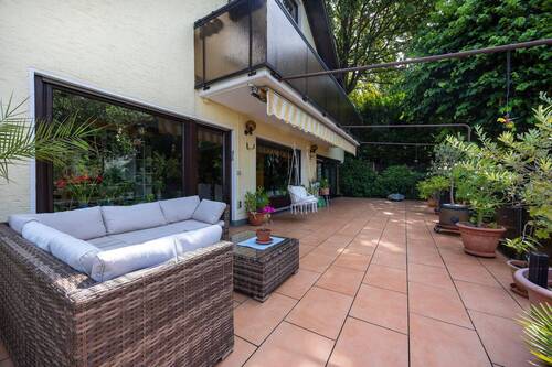 Terrasse - 7 Zimmer Einfamilienhaus in Remscheid