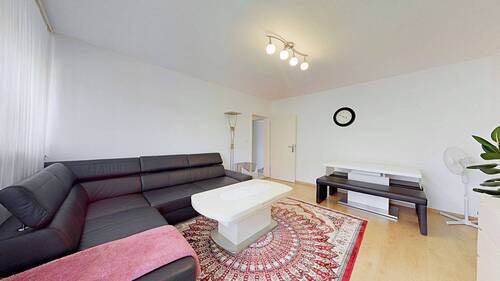Wohnzimmer - 3 Zimmer Etagenwohnung zum Kaufen in Nürnberg