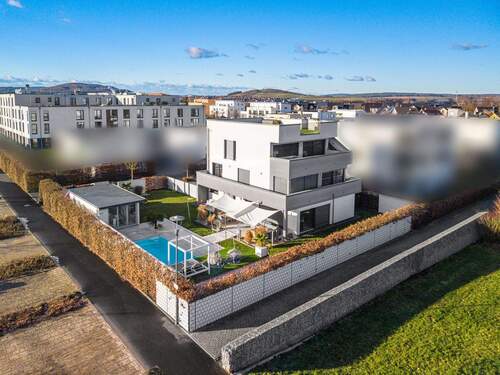 Außenansicht 2.jpg - Exklusiver Wohnkomfort mit Pool, Sauna & Panorama-Dachterrasse in einzigartiger Lage von Fulda