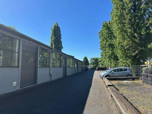 Parkplätze - Halle in Mühlheim am Main