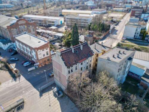 Drohnenaufnahme - Mehrfamilienhaus, Wohnhaus zum Kaufen in Magdeburg