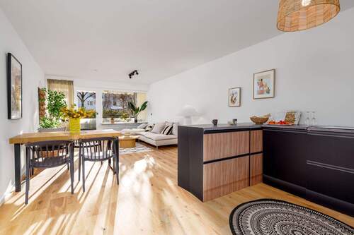 Wohnküche - Erstbezug nach Sanierung in Bogenhausen - stilvolle, moderne 3-Zimmer-Wohnung mit zwei Loggien