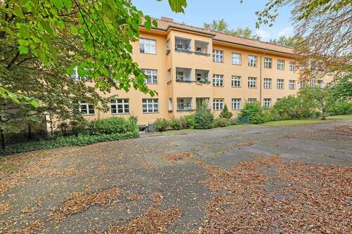 Ruhiger, gepflegter Hinterhof - 2 Zimmer Etagenwohnung in Berlin