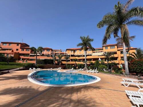 Der große Gemeinschaftspark mit Schwimmbad - Anspruchsvolles Wohnen in bester Lage - Wohnung mit Pool und eigenem Garten in Puerto de la Cruz