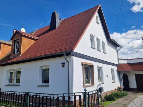 Haus Seitenansicht - 4 Zimmer Doppelhaushälfte zum Kaufen in Neukieritzsch