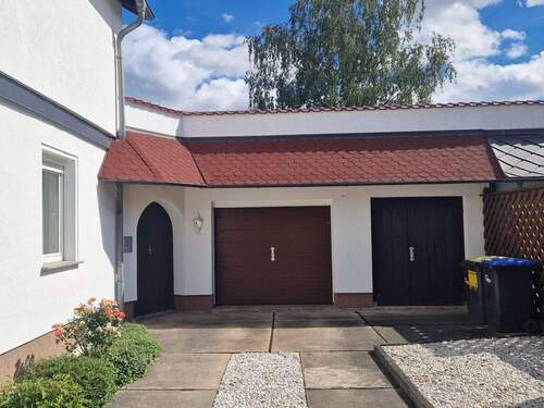 Ansicht Garage - 4 Zimmer Doppelhaushälfte in Neukieritzsch