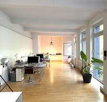 Düsseldorf-Friedrichstadt! Helles, großräumiges Büro mit PKW-Stellplatz!