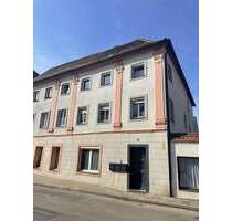 Saniertes Dreifamilienhaus im Ortskern von Ellingen !