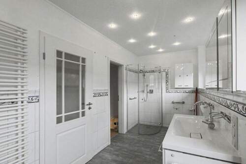 Vollbad - Charmantes Reihenhaus mit Garage & eigener Wellness-Oase