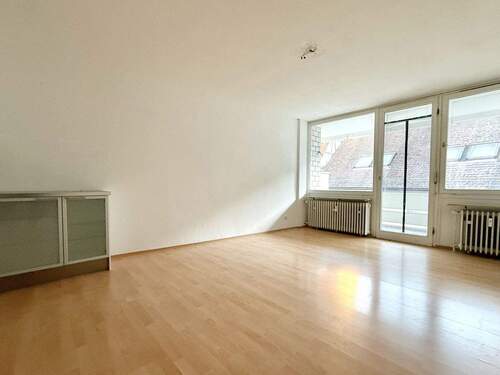 Wohnbereich - 2 Zimmer Etagenwohnung zum Kaufen in Sindelfingen