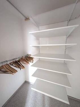 Kinderzimmer 2 / Ankleide - 