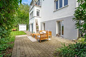 Süd-West-Terrasse der Erdgeschosswohnung - 