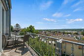 West-Balkon mit gigantischer Aussicht im Dachgeschoss - 