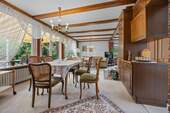 Offener Essbereich - 7 Zimmer Mehrfamilienhaus, Wohnhaus in Schortens / Grafschaft