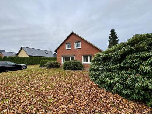 Aussenansicht vorne - 4 Zimmer Einfamilienhaus zum Kaufen in Meldorf