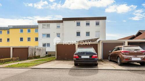 Außenansicht 1 - Gepflegte 3,5-Zimmer-Wohnung mit Balkon, Garage und Stellplatz