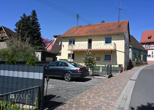 Haus+Parkplätze - 