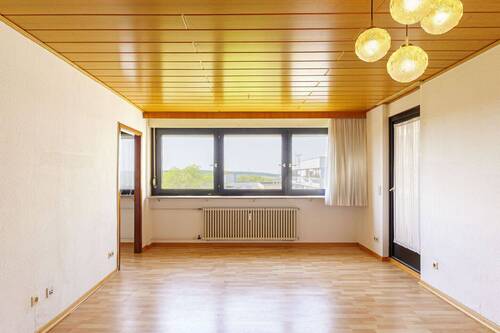 Wohnzimmer - 2 Zimmer Etagenwohnung zum Kaufen in Tamm