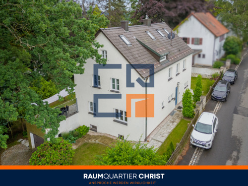 Titelbild Exposé - Kernsaniertes Einfamilienhaus mit großen Grundstück in zentraler Lage
