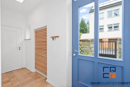 Eingangsbereich - 7 Zimmer Einfamilienhaus zum Kaufen in Weiden in der Oberpfalz